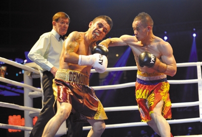 熊朝忠成中国首位世界职业拳王
