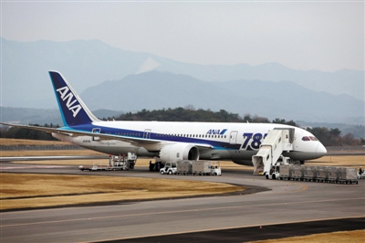 昨日,日本全日空航空公司(ana)一架由山口县宇部机场飞往东京羽田机场