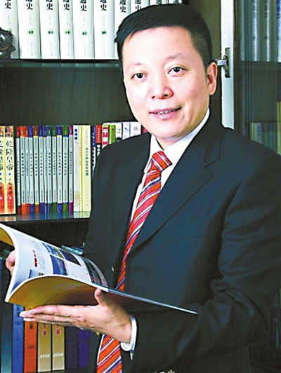 葛洲坝房地产公司董事长,总经理何金钢【颁奖词】2013年,何金钢带领