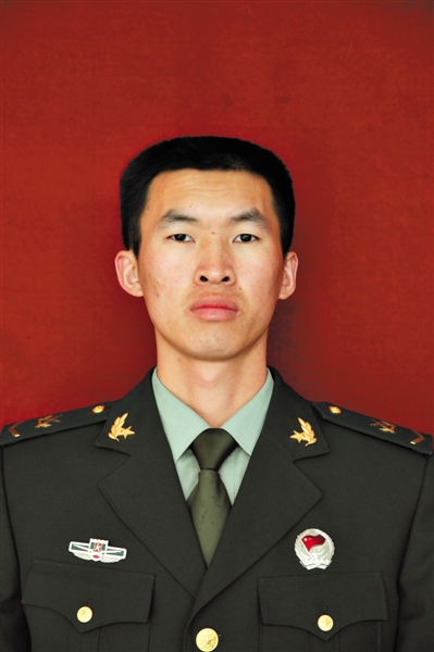 北京卫戍区炮兵团团长图片